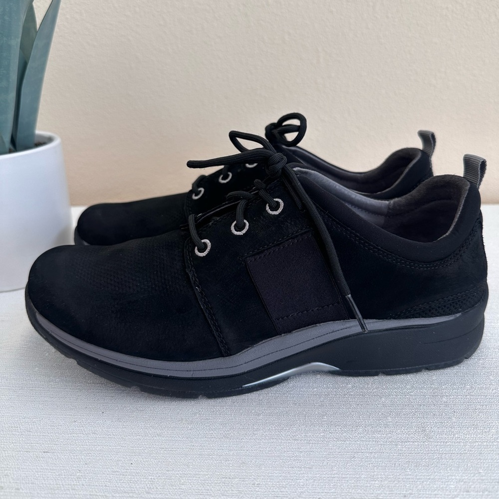 Aravon Black Leather Casual Sneakers Women’s 9.5